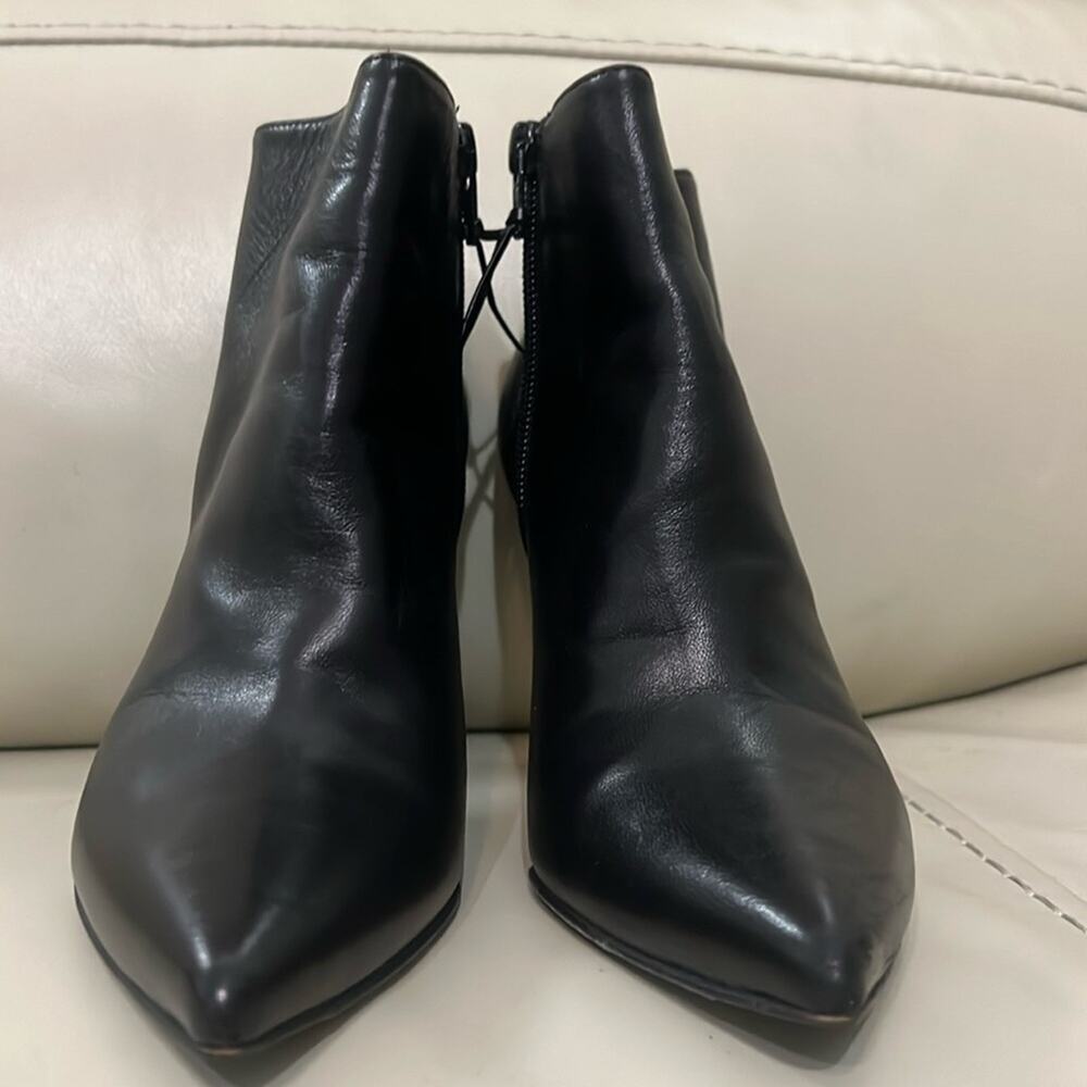 STUART WEITZMAN LEATHER BLACK ANKLE BOOTIE SIZE S 5 1/2M
